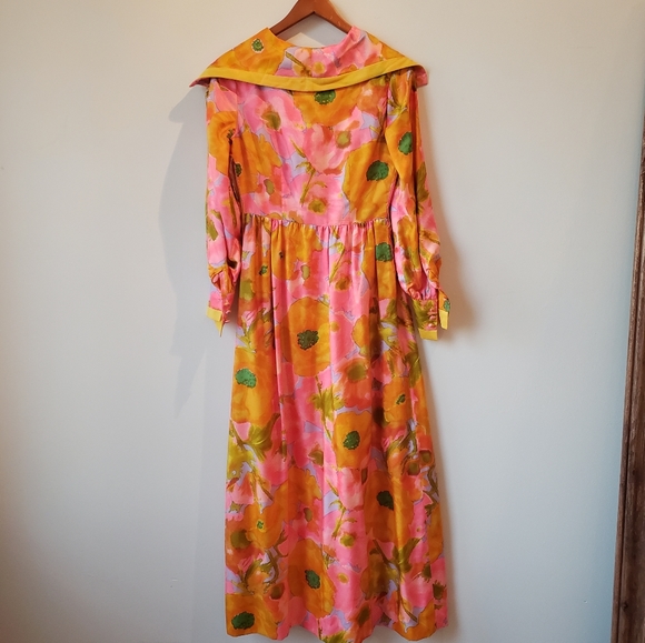 Vintage Dress - Picture 5 of 15